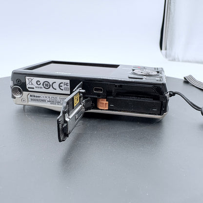 Nikon Coolpix S6000 Digital Camera Tested with Manual