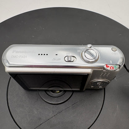Panasonic DMC-FX01 Digital Camera With Manual, Two Batteries, Charger and Carrying Case