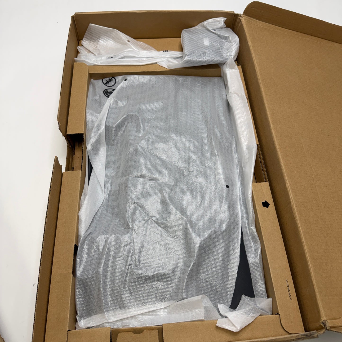 Dell Pro 27 Plus QHD USB-C Hub Monitor - P2725DE - 27 Inch Open Box