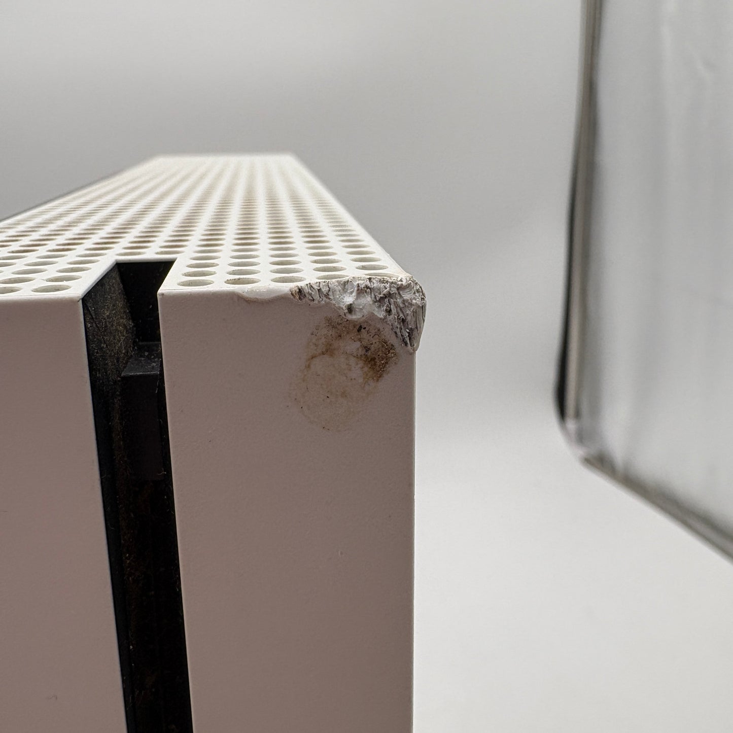Microsoft Xbox One S (1681) 2016 READ