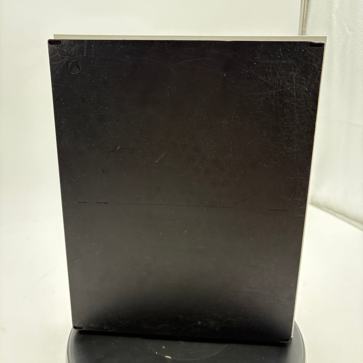 Microsoft Xbox One S (1681) 2016 READ