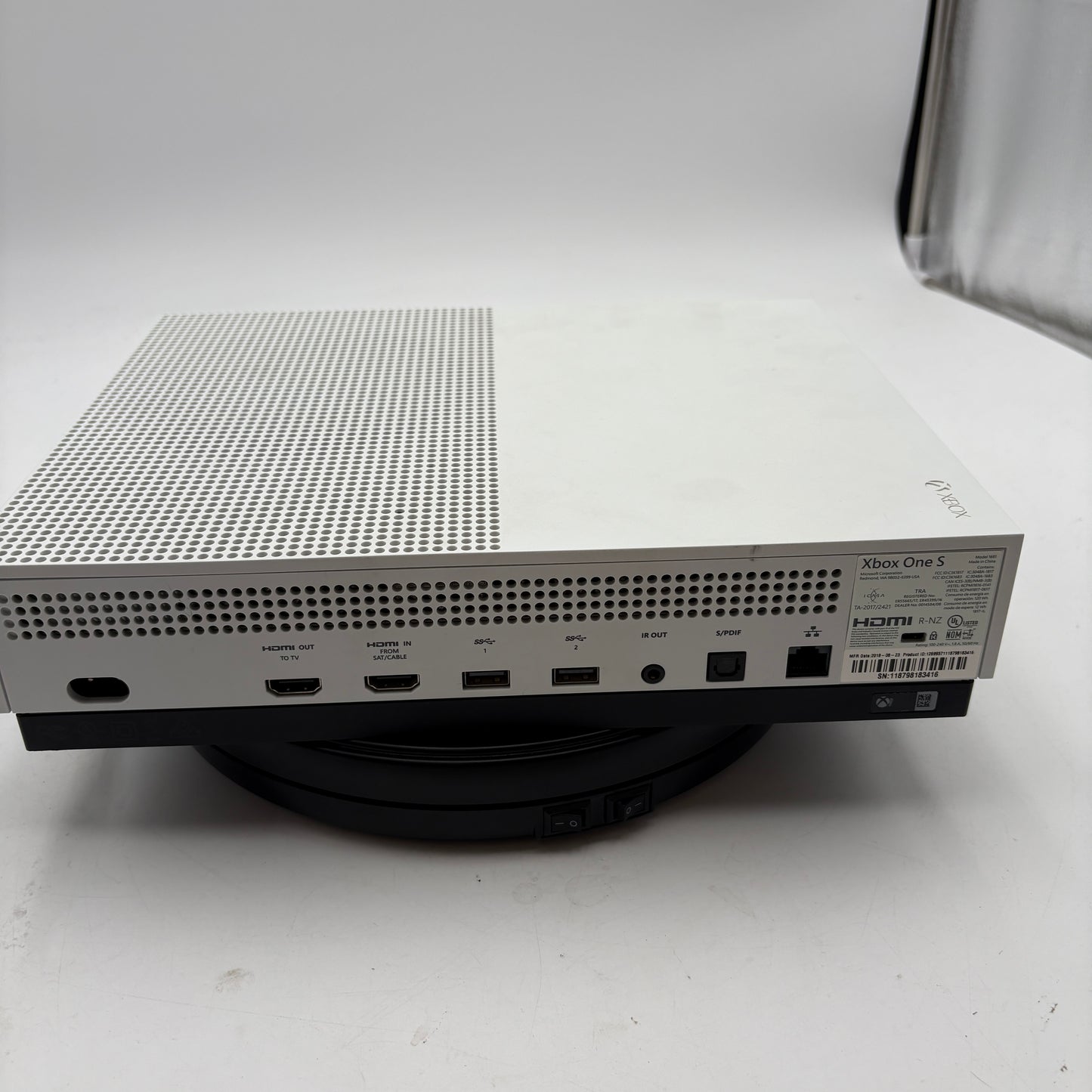 Microsoft Xbox One S (1681) 2016 512GB With One Controller