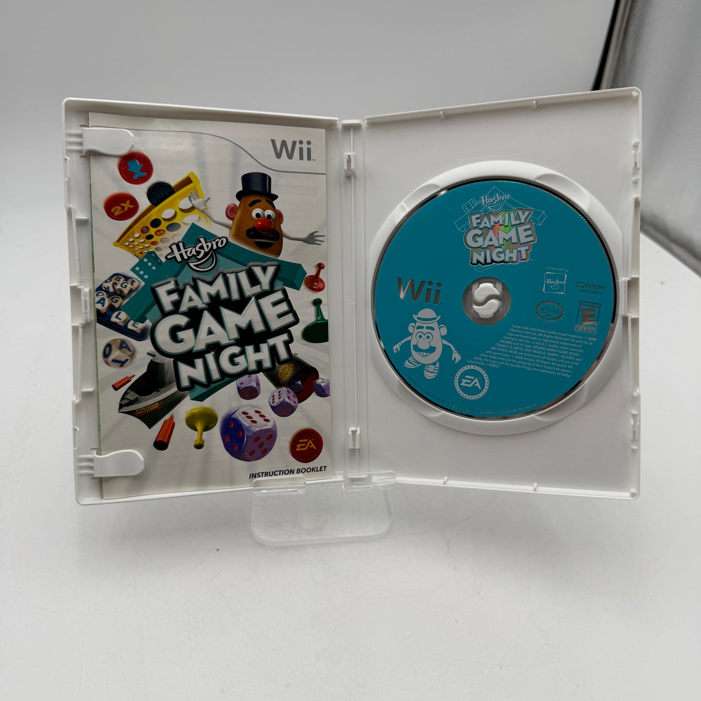 Wii Hasbro Family Game Night Video Game Complete in Box with Manual
