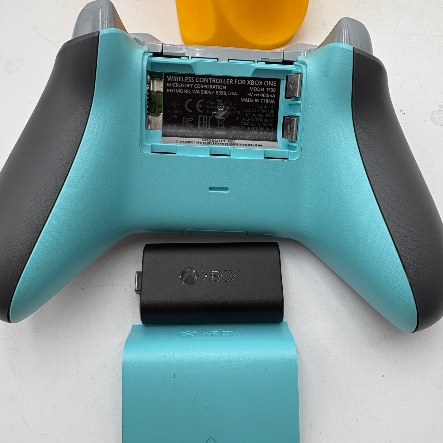 Microsoft Wireless Controller for Xbox One READ