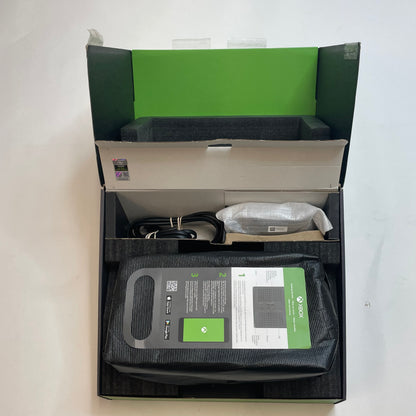 Microsoft Xbox Series X 1882 2020 1TB w/ Box
