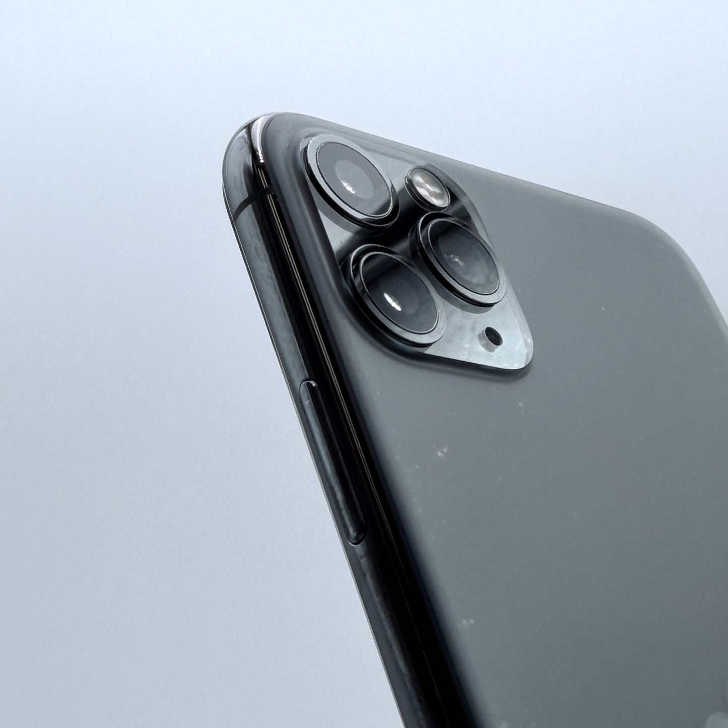Apple iPhone 11 Pro Max 64GB Unlocked READ