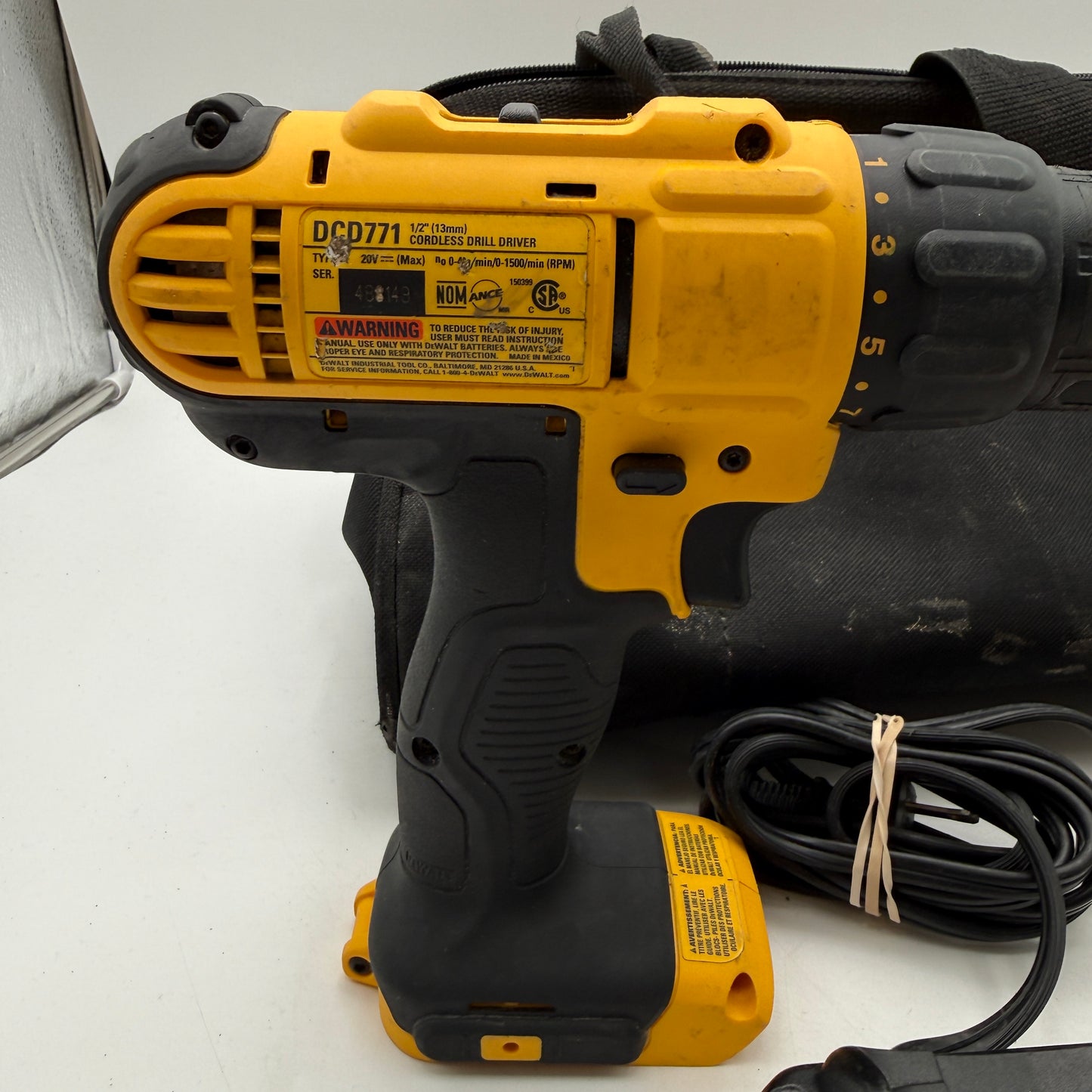 DeWalt Flashlight And Drill Combo kit With One Battery and Carrying Case READ