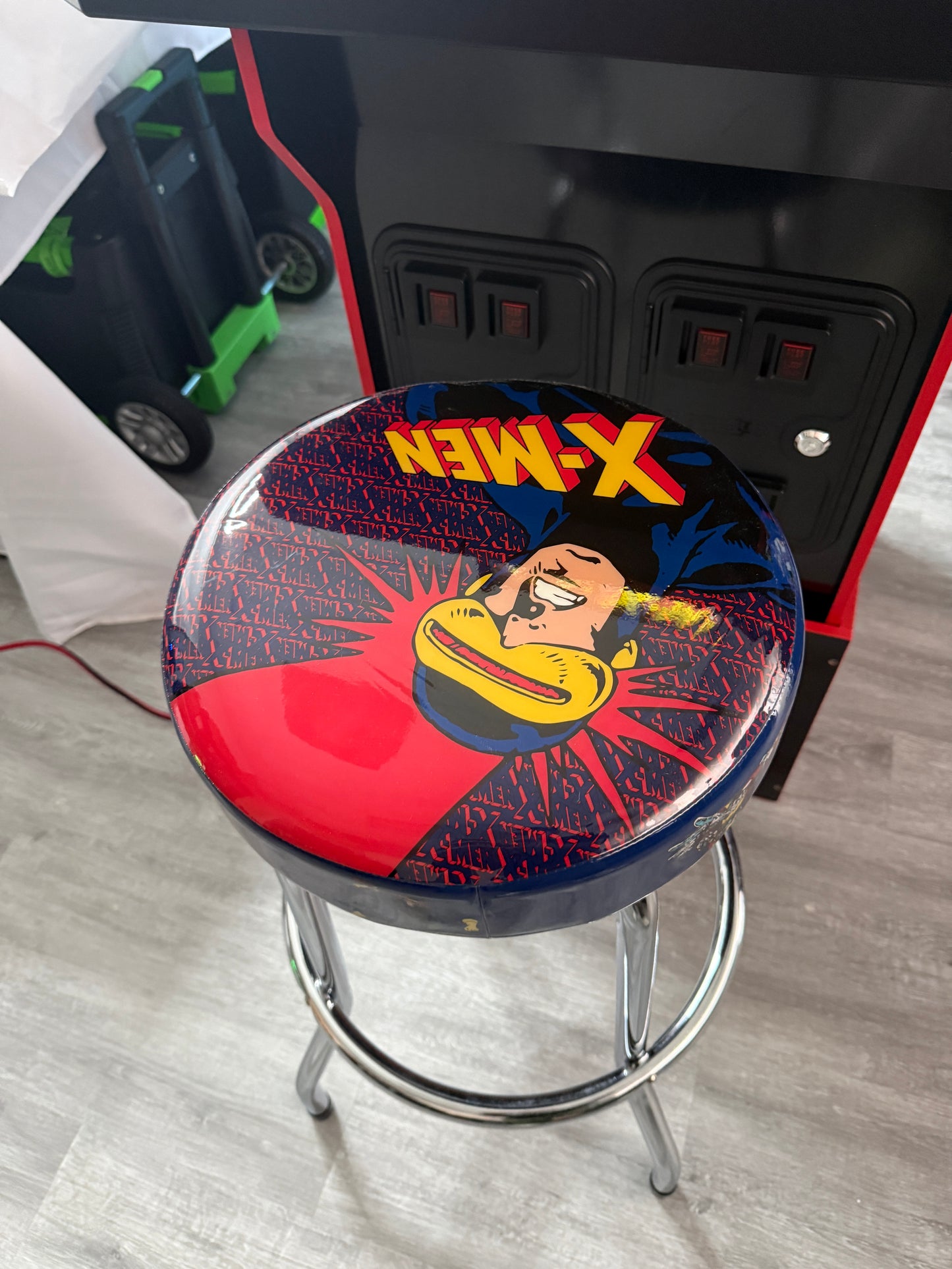 ARCADE1UP X-MEN 4 Arcade Player Original With Stool and Riser With Box