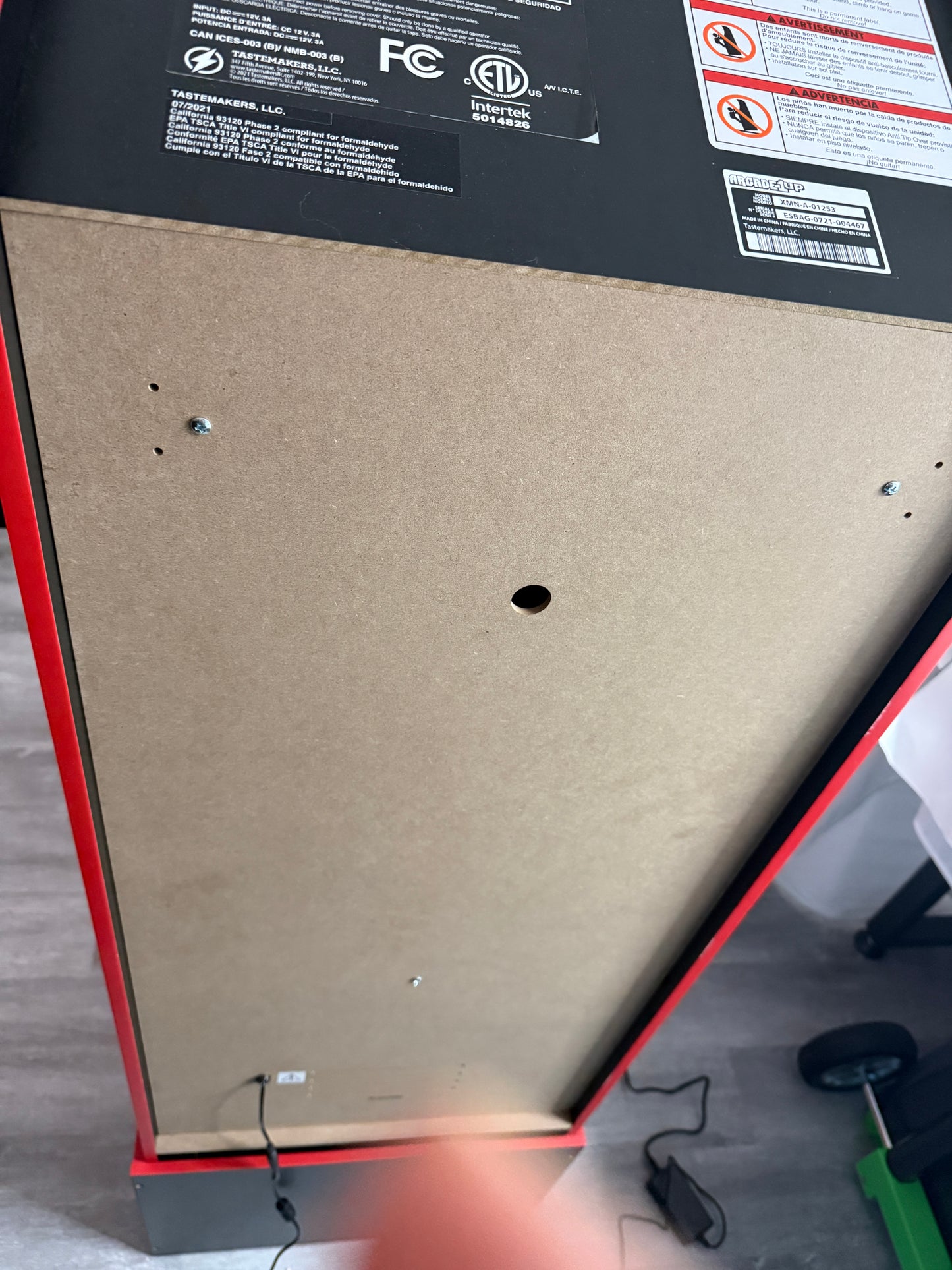ARCADE1UP X-MEN 4 Arcade Player Original With Stool and Riser With Box