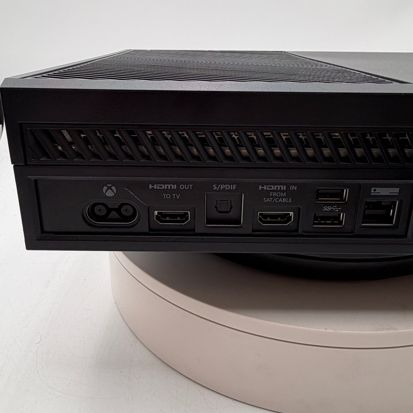 Microsoft Xbox One (1540) 1TB Console