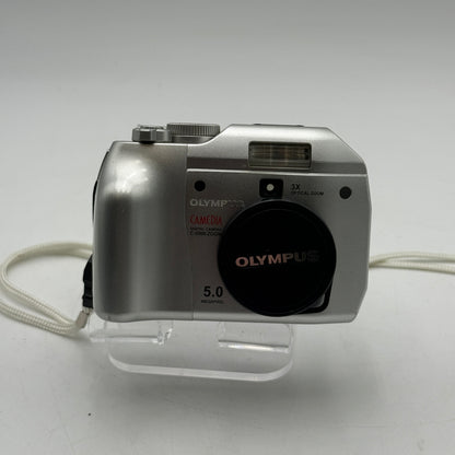 Olympus Camedia C-5000 Zoom Digital Camera