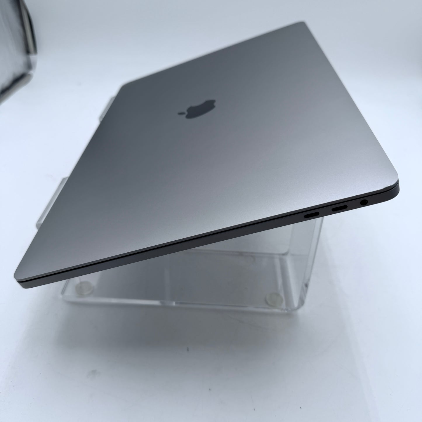 Apple MacBook Pro 16-inch A2141 2019 Core i7 64GB 512GB Space Gray Laptop