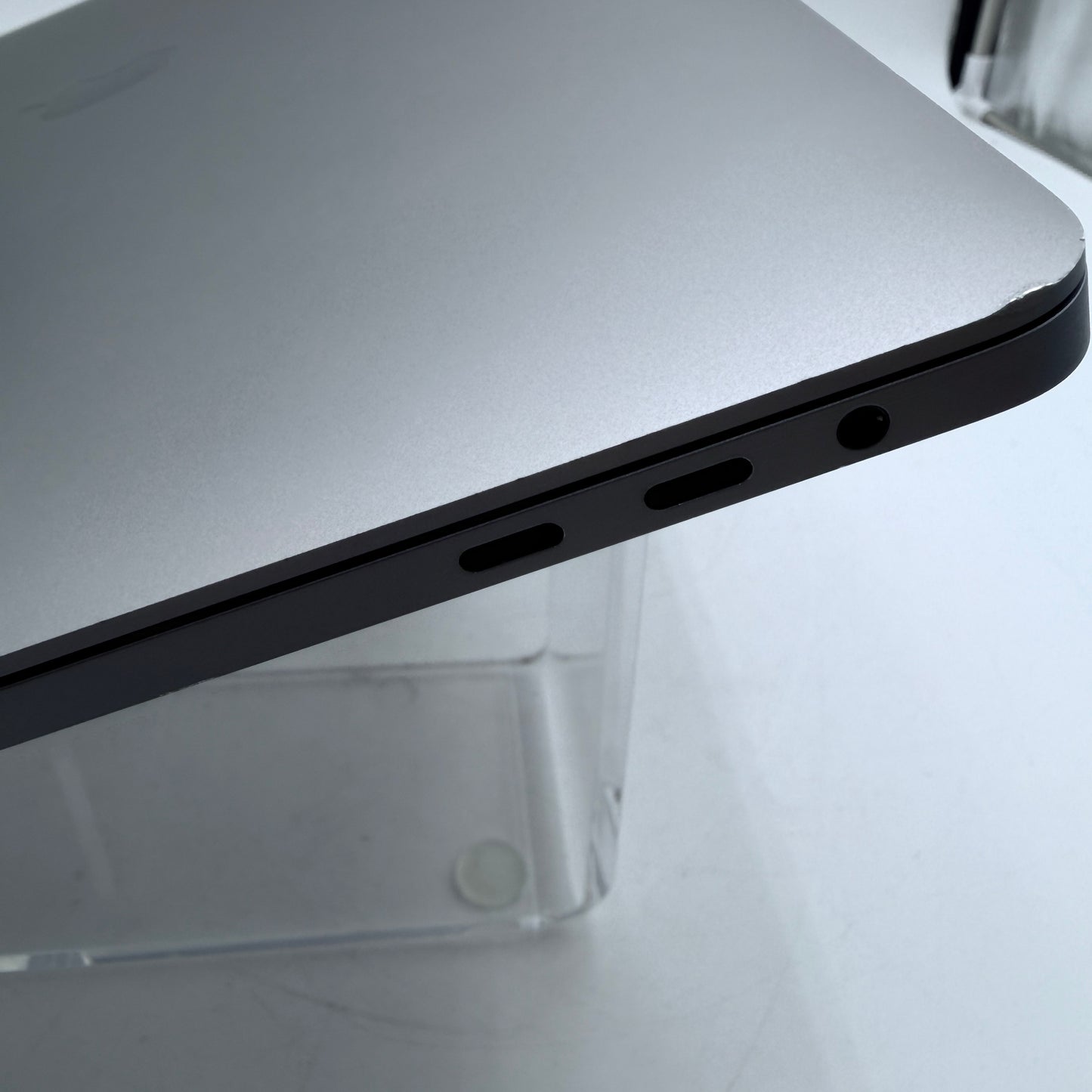 Apple MacBook Pro 16-inch A2141 2019 Core i7 64GB 512GB Space Gray Laptop