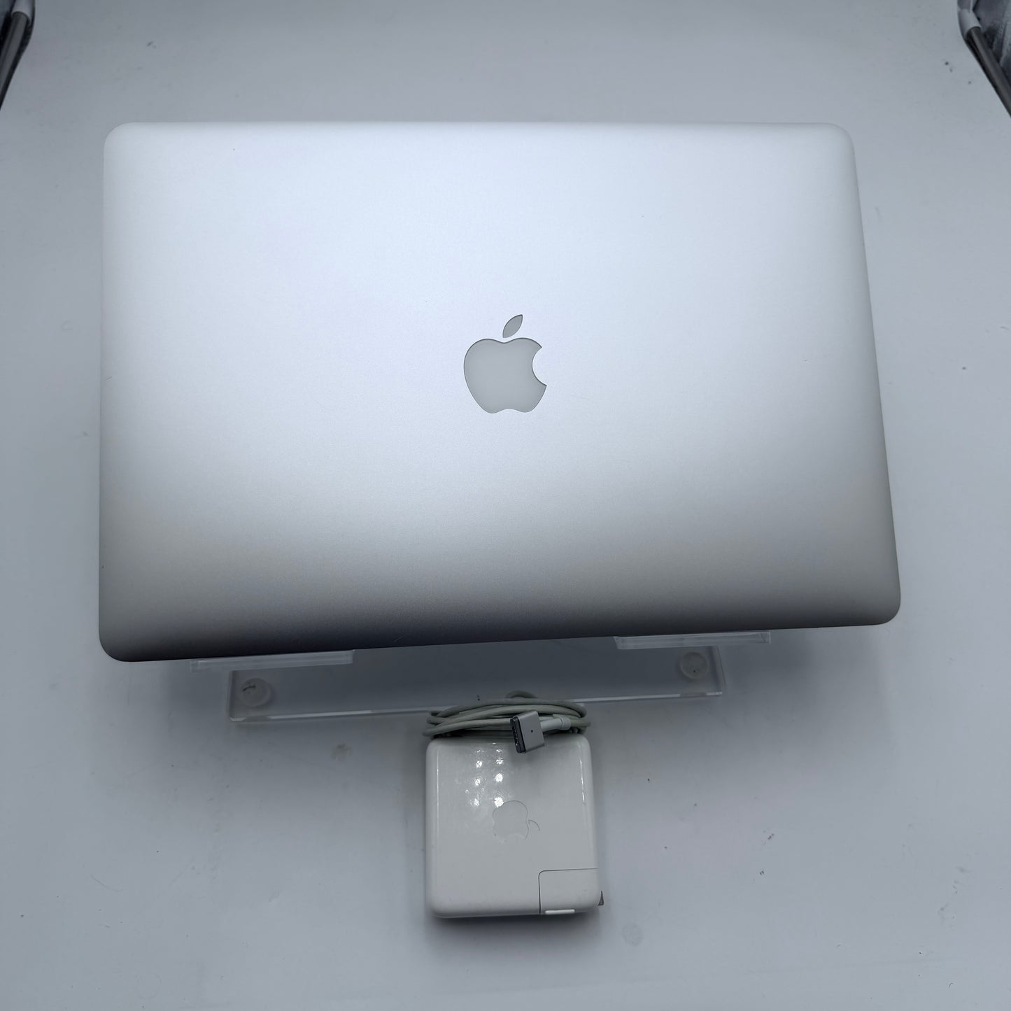 Apple MacBook Pro 15-inch A1398 (2015) Core i7 16GB 256GB Laptop