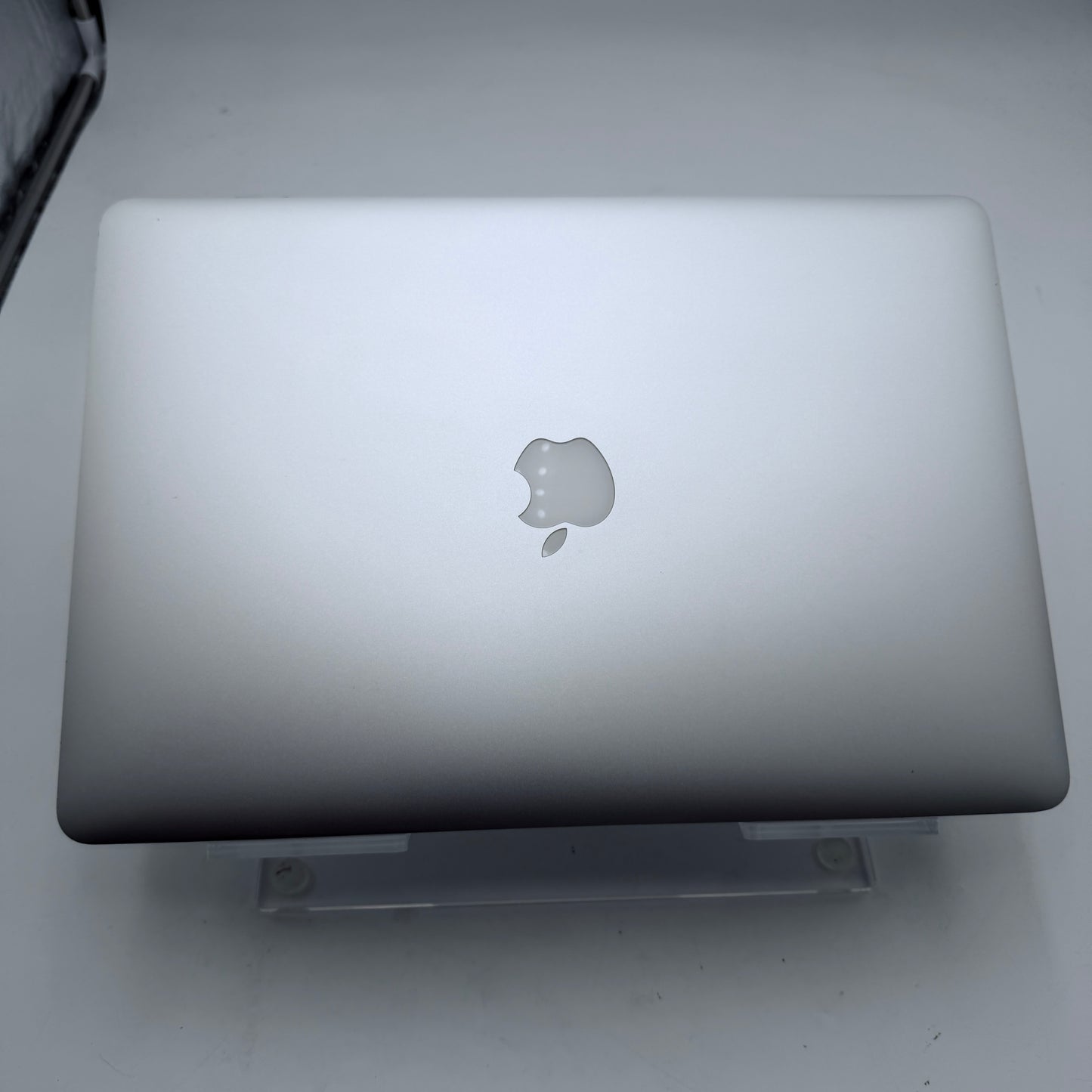 Apple MacBook Pro 15-inch A1398 (2015) Core i7 16GB 256GB Laptop
