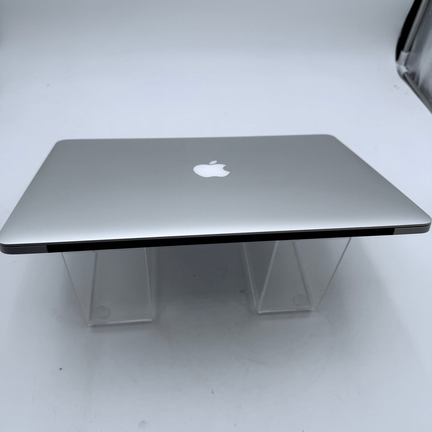Apple MacBook Pro 15-inch A1398 (2015) Core i7 16GB 256GB Laptop