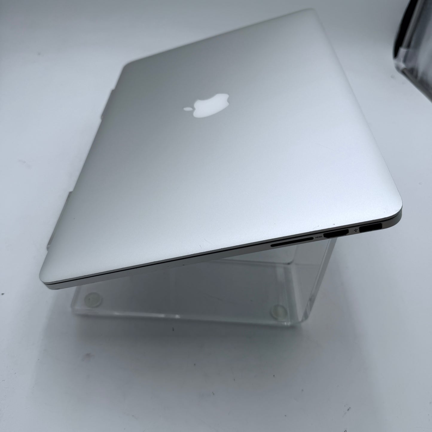 Apple MacBook Pro 15-inch A1398 (2015) Core i7 16GB 256GB Laptop