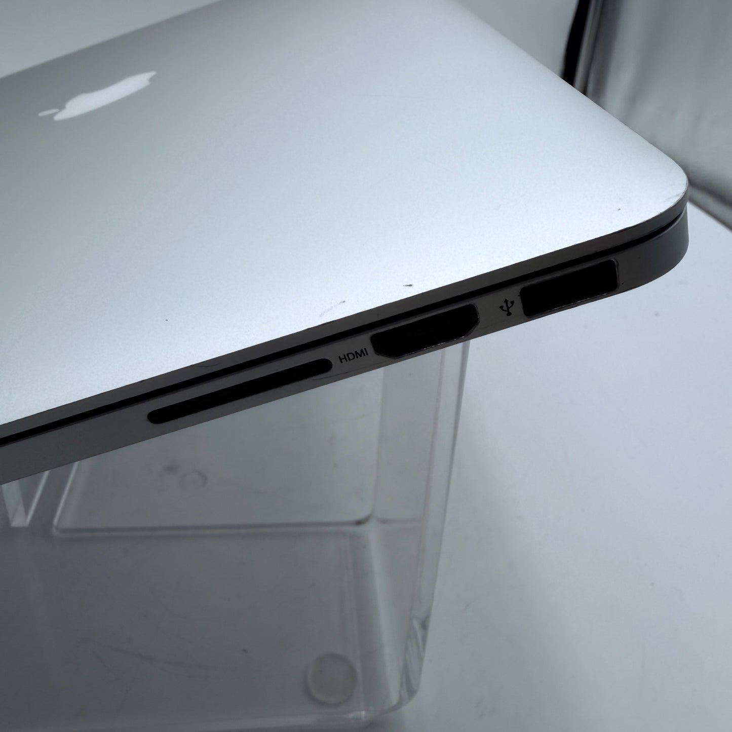 Apple MacBook Pro 15-inch A1398 (2015) Core i7 16GB 256GB Laptop