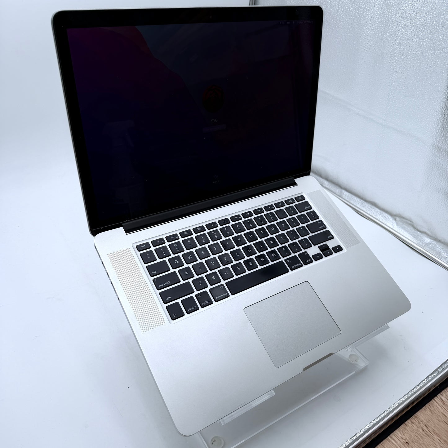 Apple MacBook Pro 15-inch A1398 (2015) Core i7 16GB 256GB Laptop