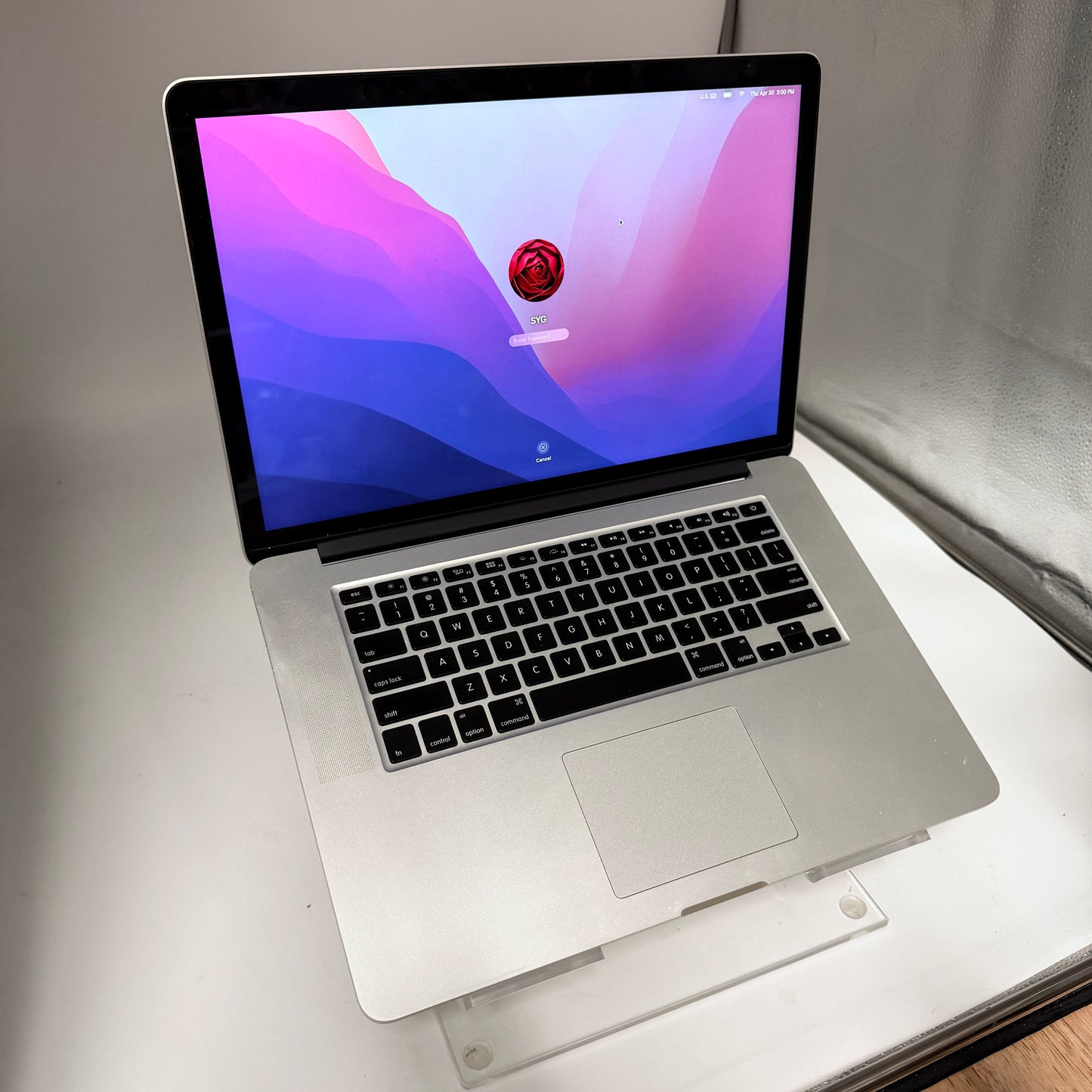 Apple MacBook Pro 15-inch A1398 (2015) Core i7 16GB 256GB Laptop