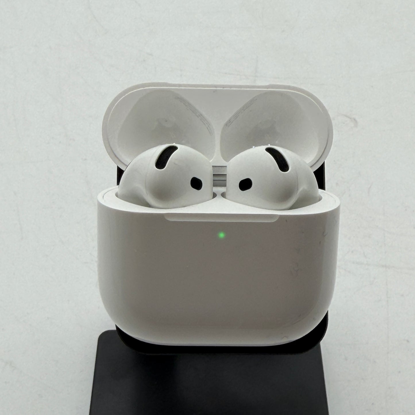 Apple AirPods (4th Gen) Complete Set A3055 A3056 A3059