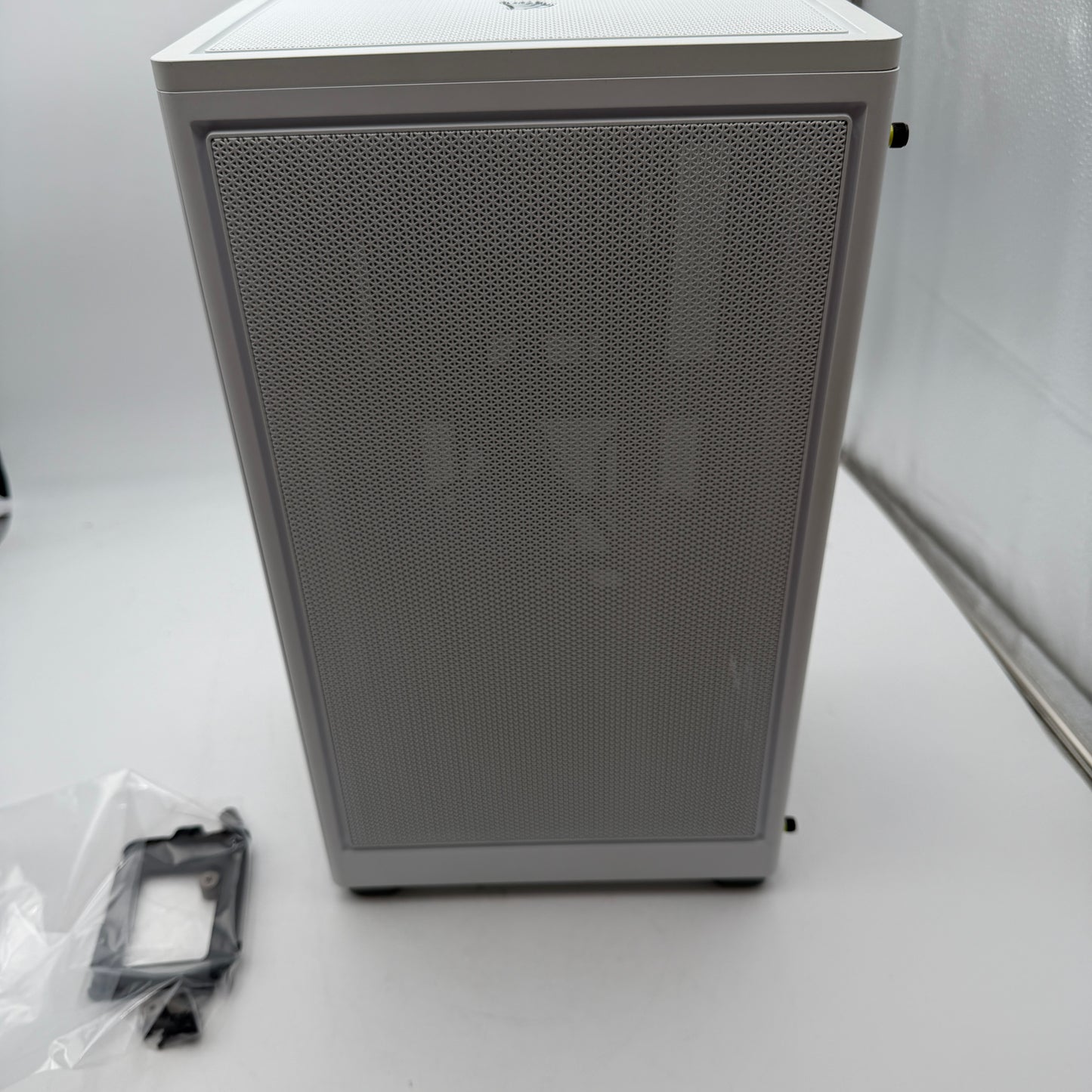 CORSAIR 2000D Airflow RGB Gaming Computer Case, White, With Extras