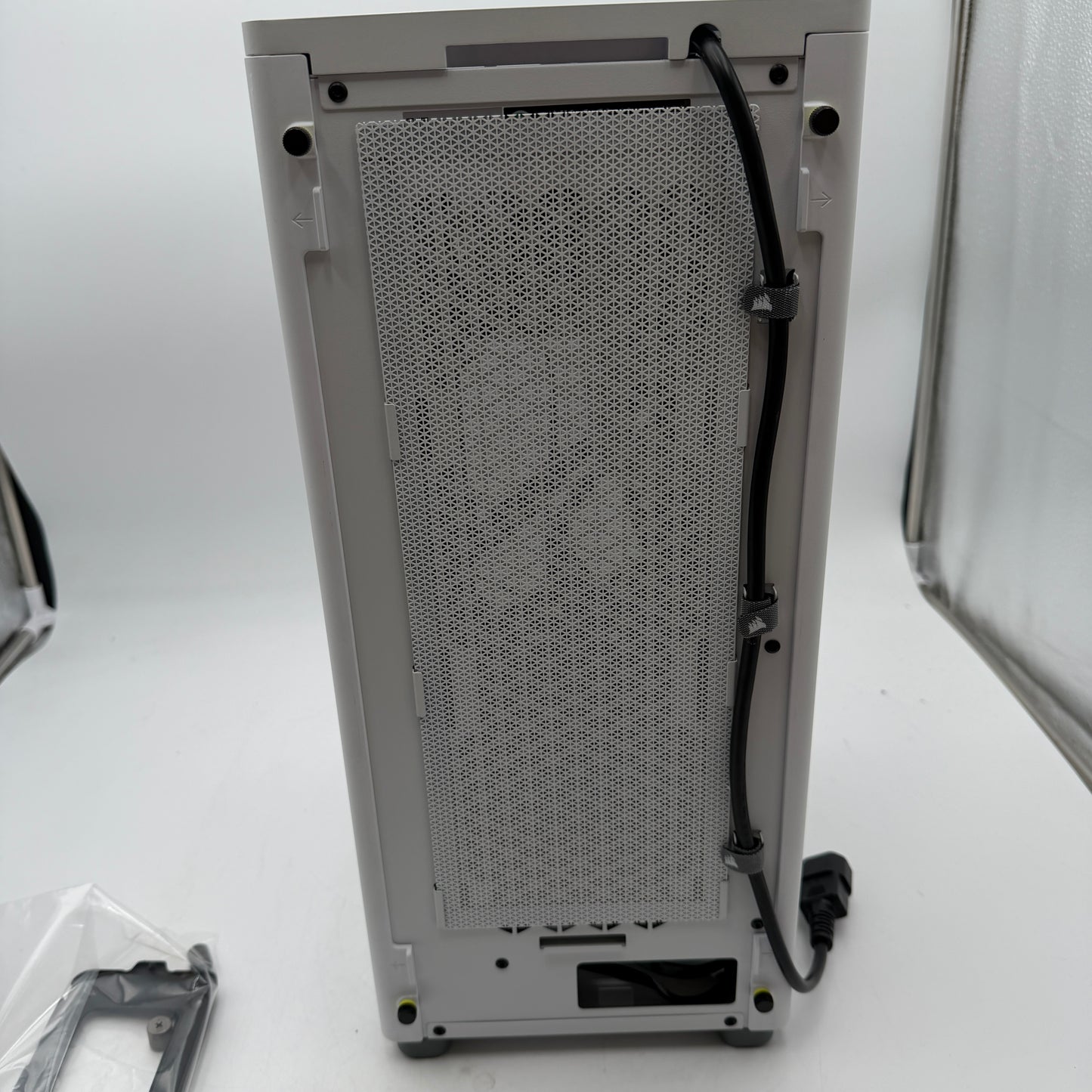 CORSAIR 2000D Airflow RGB Gaming Computer Case, White, With Extras