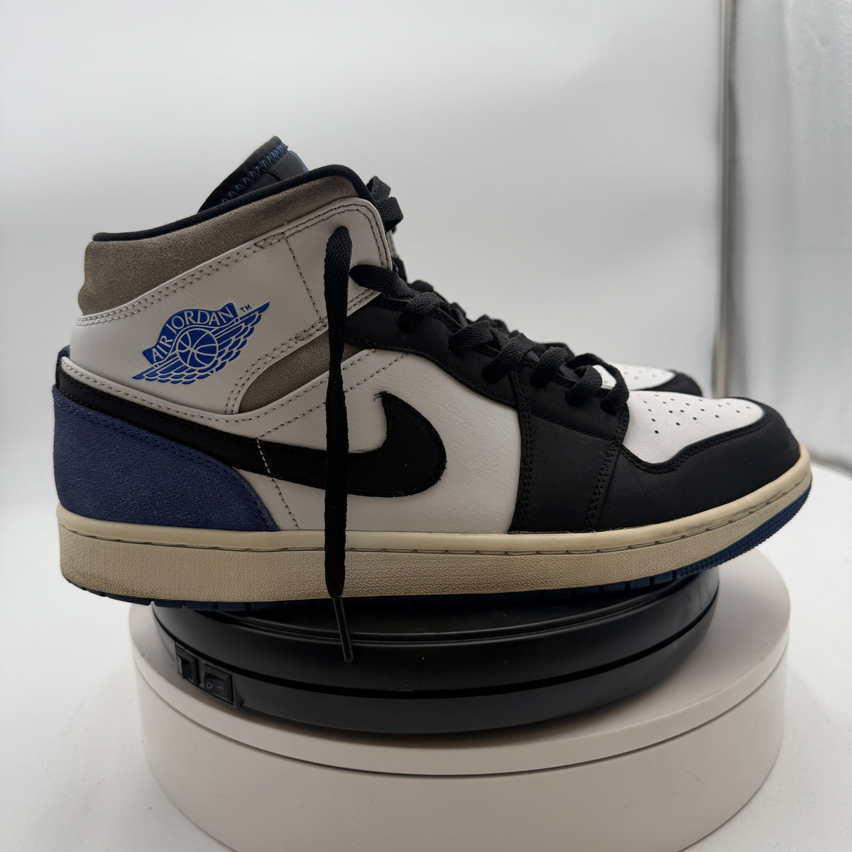 Jordan 1 SE Mid Royal Black Toe Sneakers - Size 11