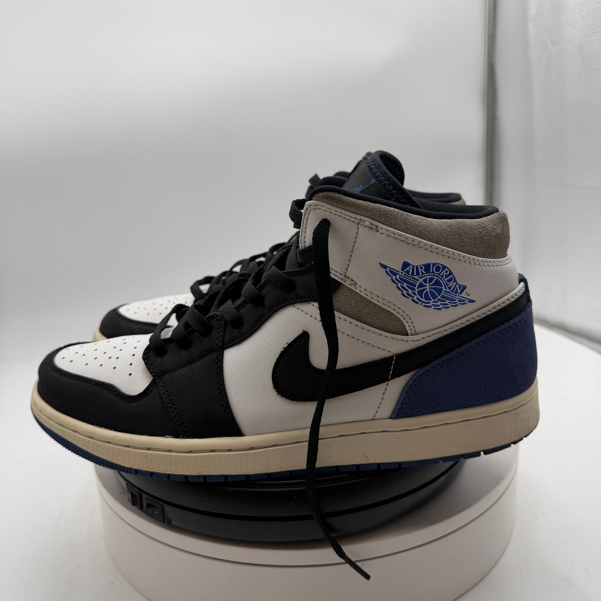 Jordan 1 SE Mid Royal Black Toe Sneakers - Size 11
