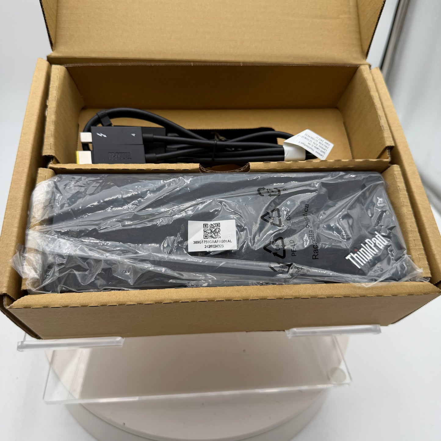 Lenovo ThinkPad Thunderbolt 4 Workstation Dock New Open Box