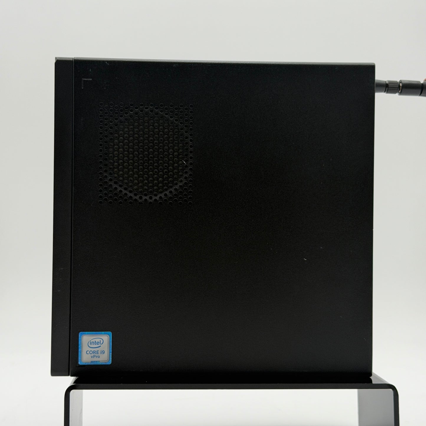 Lenovo ThinkStation P330 With Charger