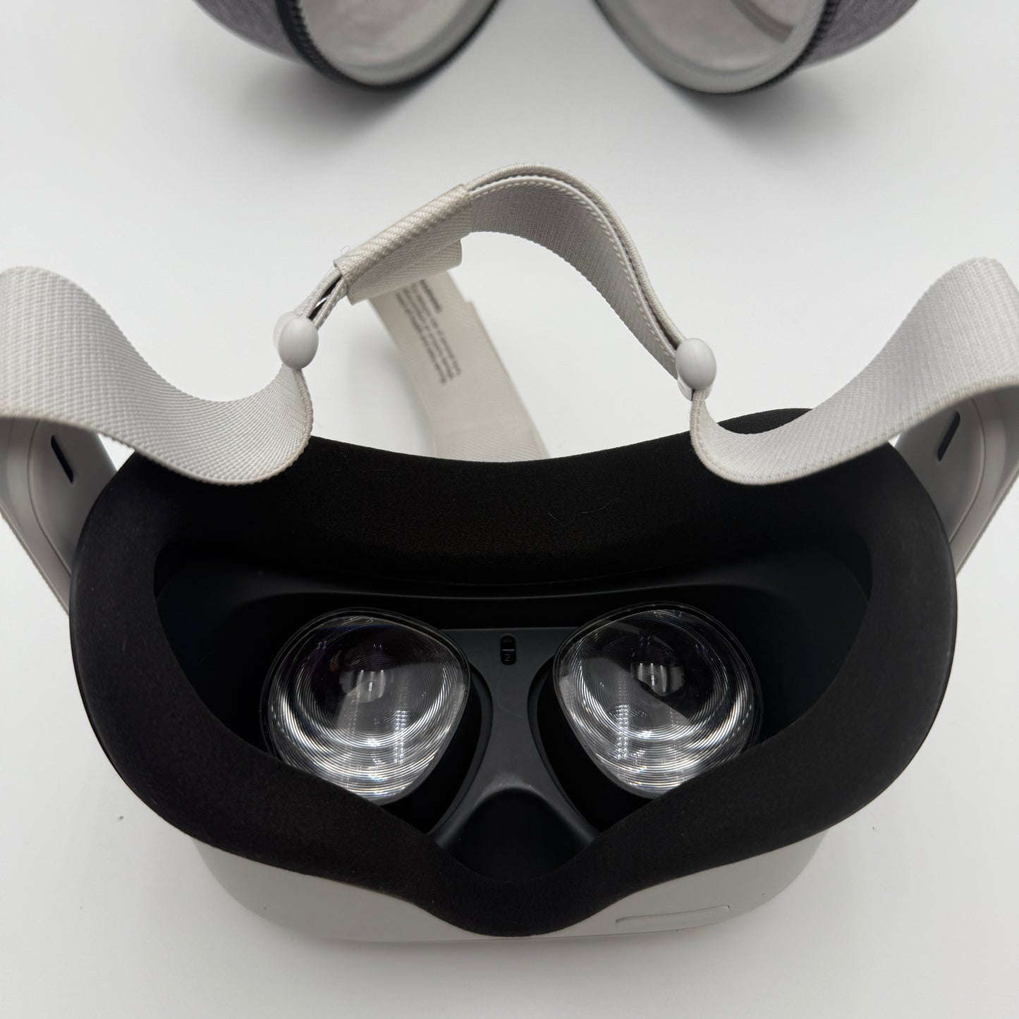 Meta Oculus Quest 2 - 128GB Gray Video Game System - Excellent Condition