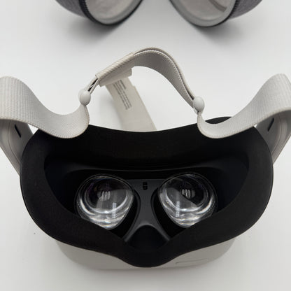 Meta Oculus Quest 2 - 128GB Gray Video Game System - Excellent Condition