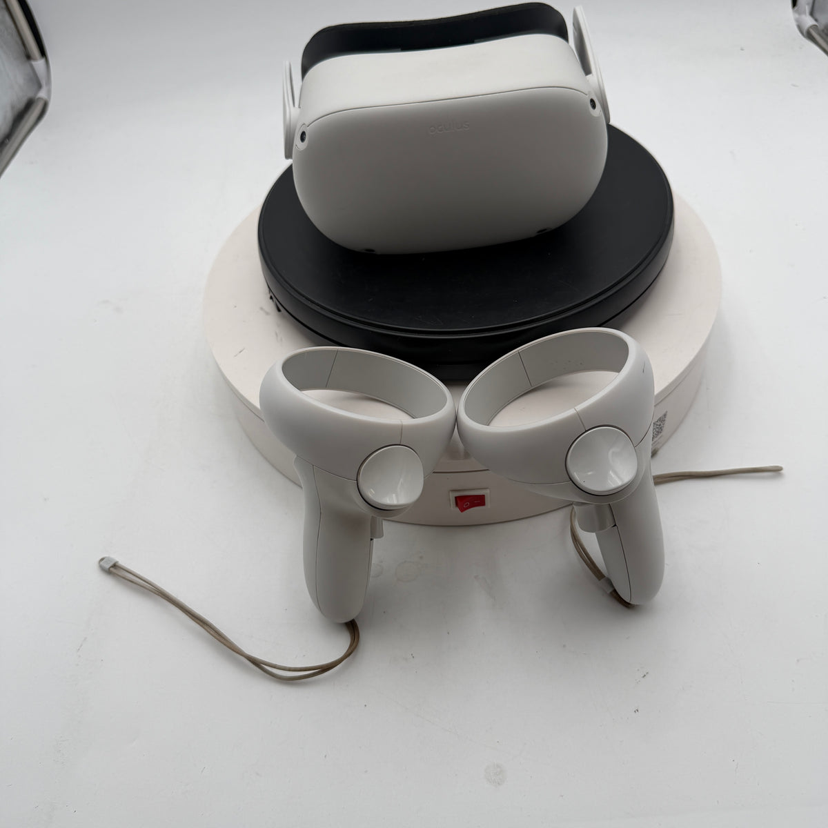 Meta Oculus Quest 2 VR Headset White Used With Box Read 128GB