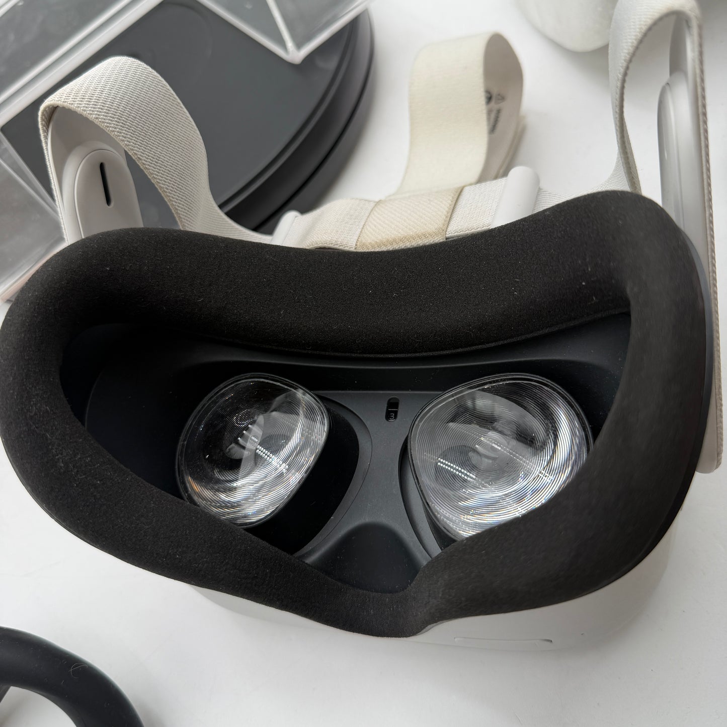 Meta Quest 2 128GB VR Headset White Used With Box