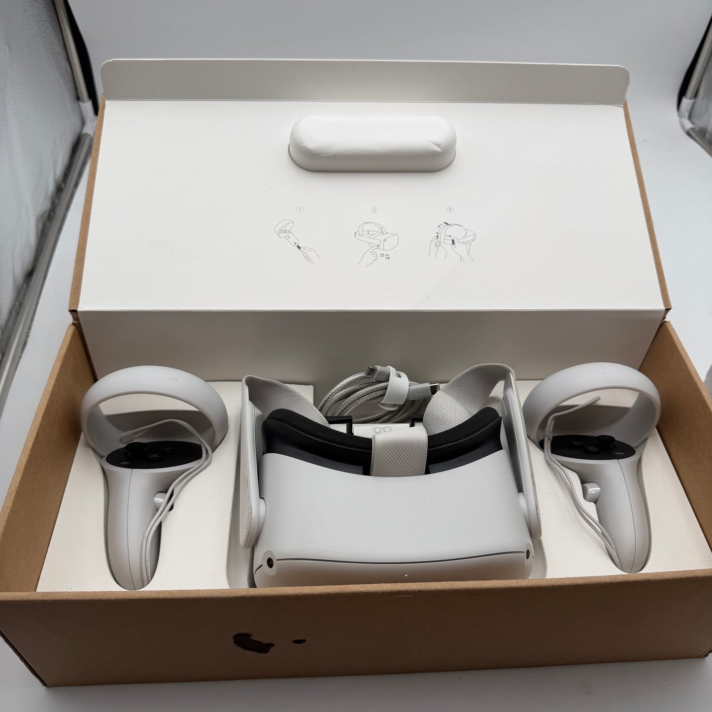 Meta Quest 2 128GB VR Headset White Used With Box