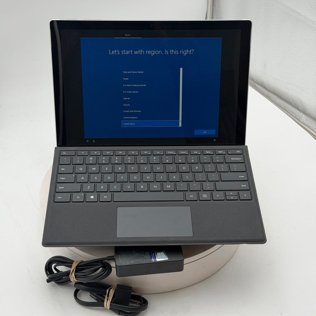 Microsoft Surface Pro 5 Model 1796 (2017) 128GB Wi-Fi Only Tablet Silver