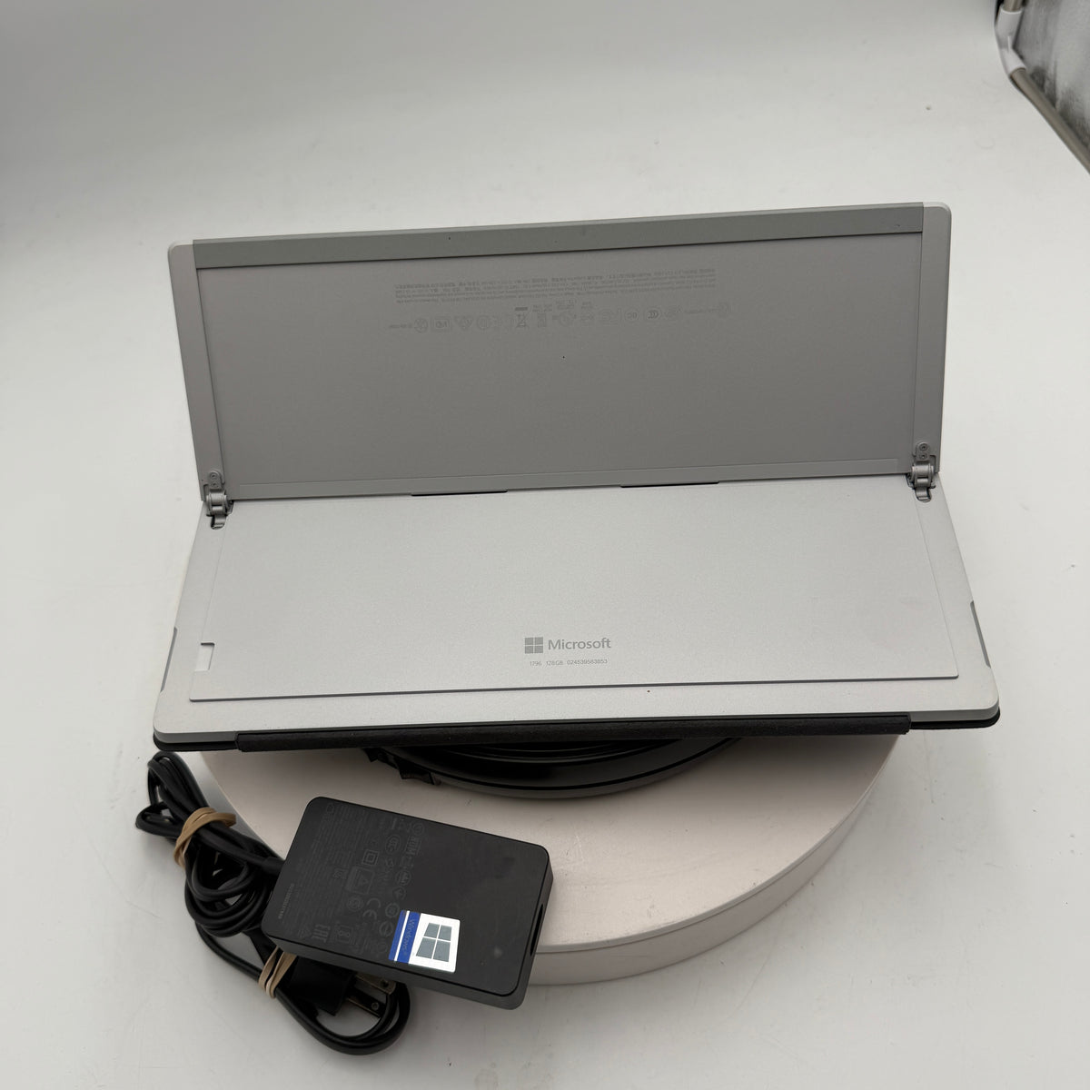 Microsoft Surface Pro 5 Model 1796 (2017) 128GB Wi-Fi Only Tablet Silver