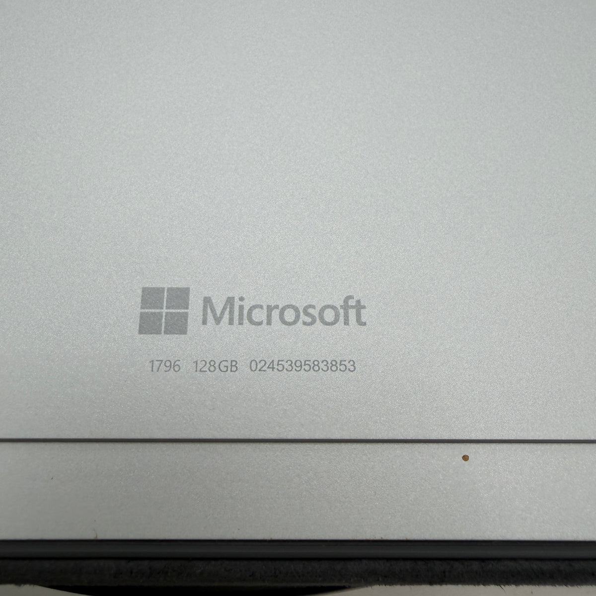 Microsoft Surface Pro 5 Model 1796 (2017) 128GB Wi-Fi Only Tablet Silver