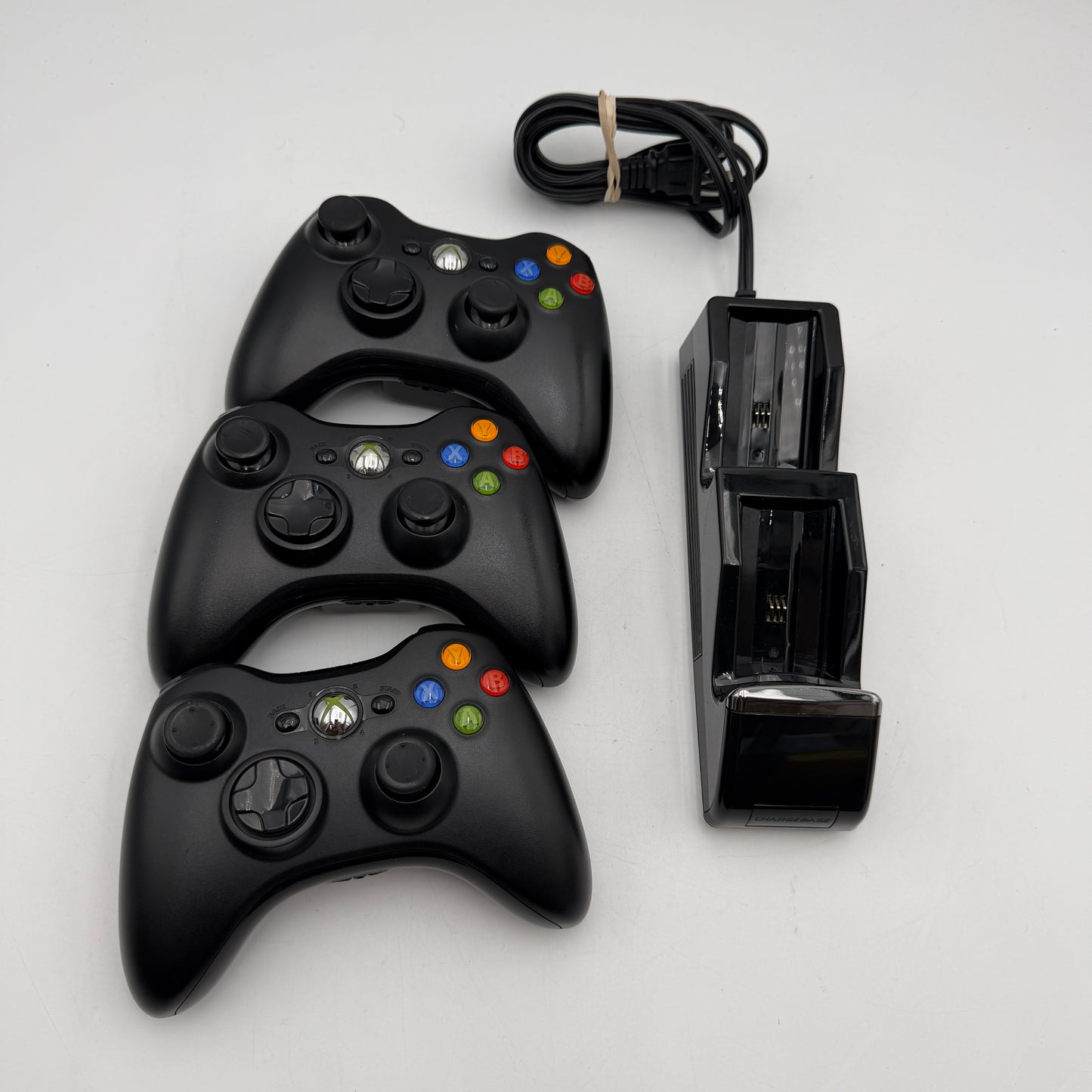 Microsoft Xbox 360 Black Wireless Controller Lot of 3 with Charging Dock UNTESTED