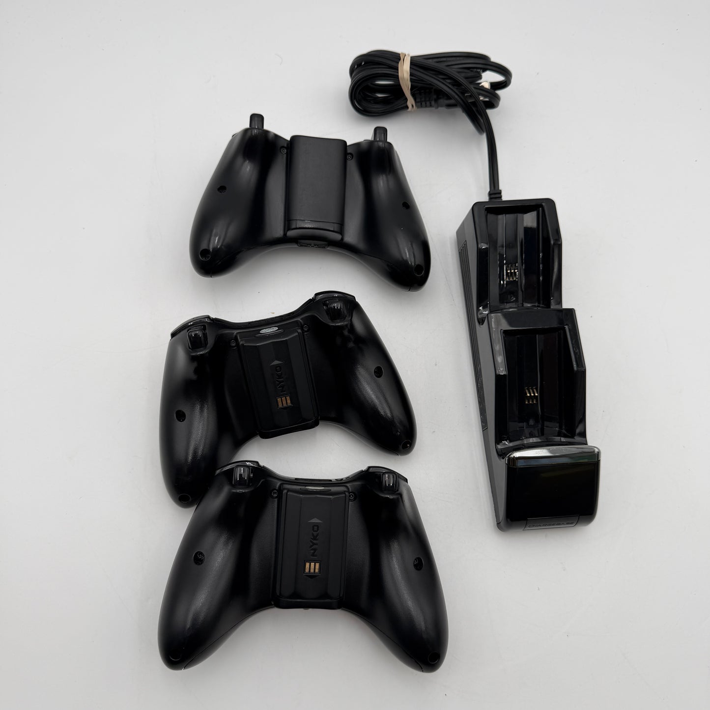 Microsoft Xbox 360 Black Wireless Controller Lot of 3 with Charging Dock UNTESTED
