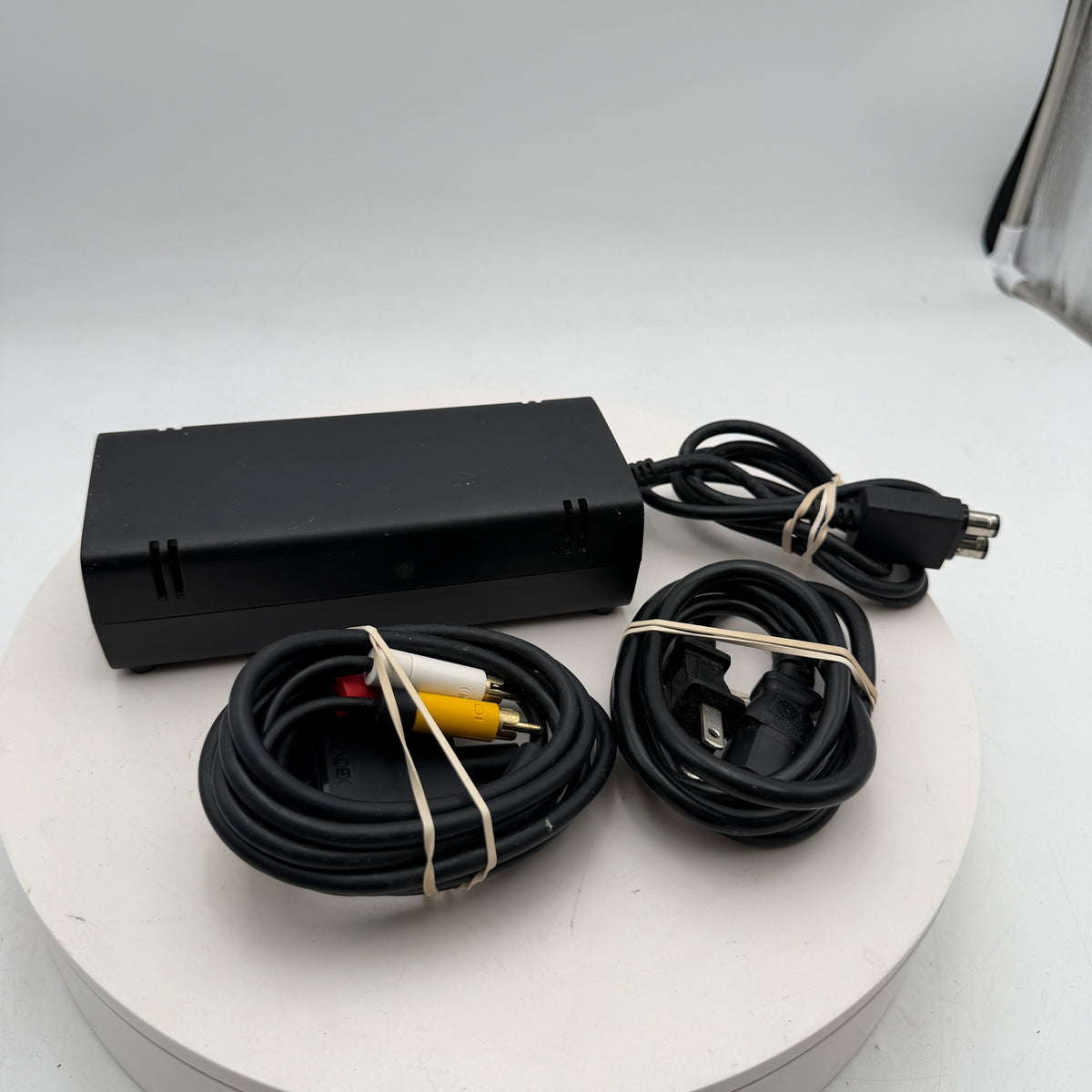 Microsoft Xbox 360 S (1439) 2010 Console Black READ