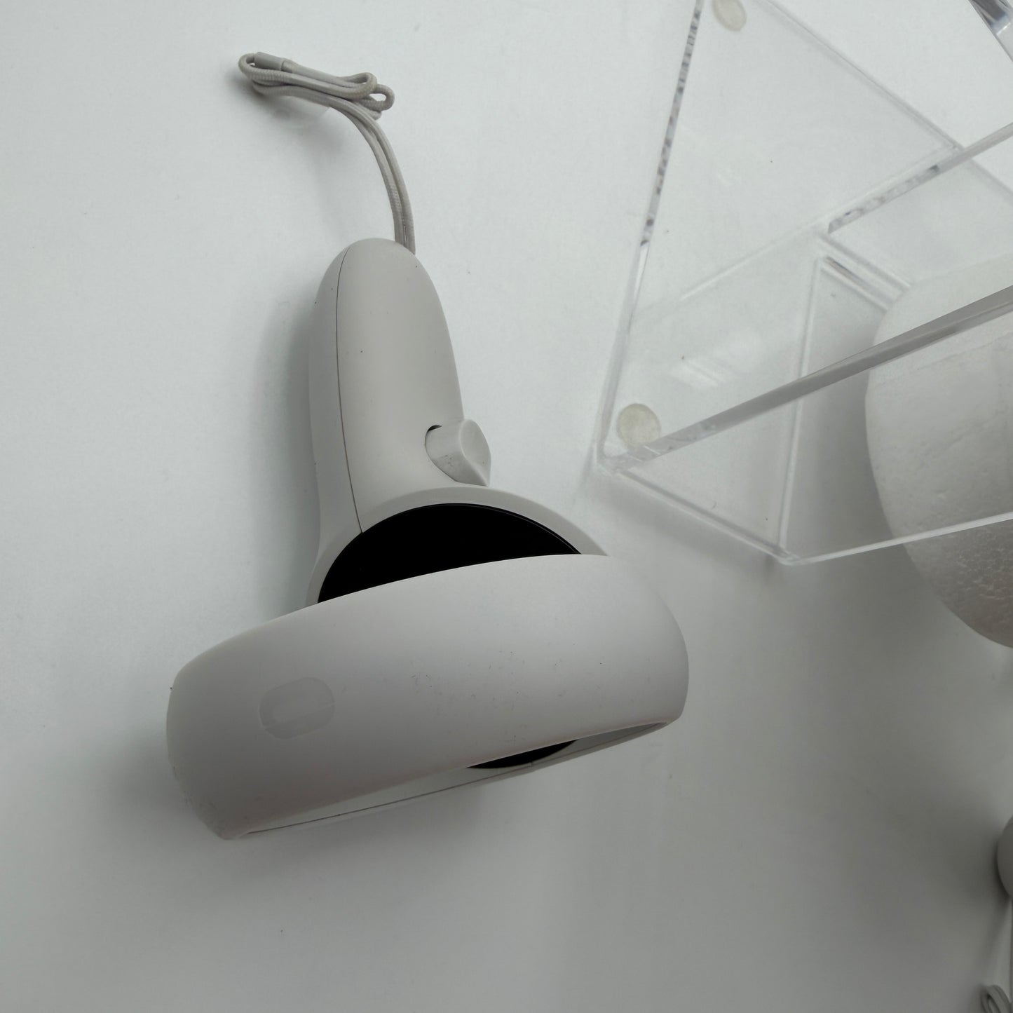 Meta Oculus Quest 2 128GB White VR Headset and Controllers and Box