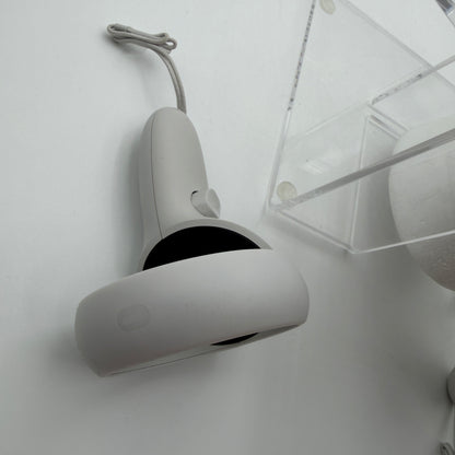 Meta Oculus Quest 2 128GB White VR Headset and Controllers and Box