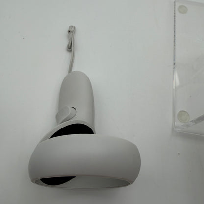 Meta Oculus Quest 2 128GB White VR Headset and Controllers and Box