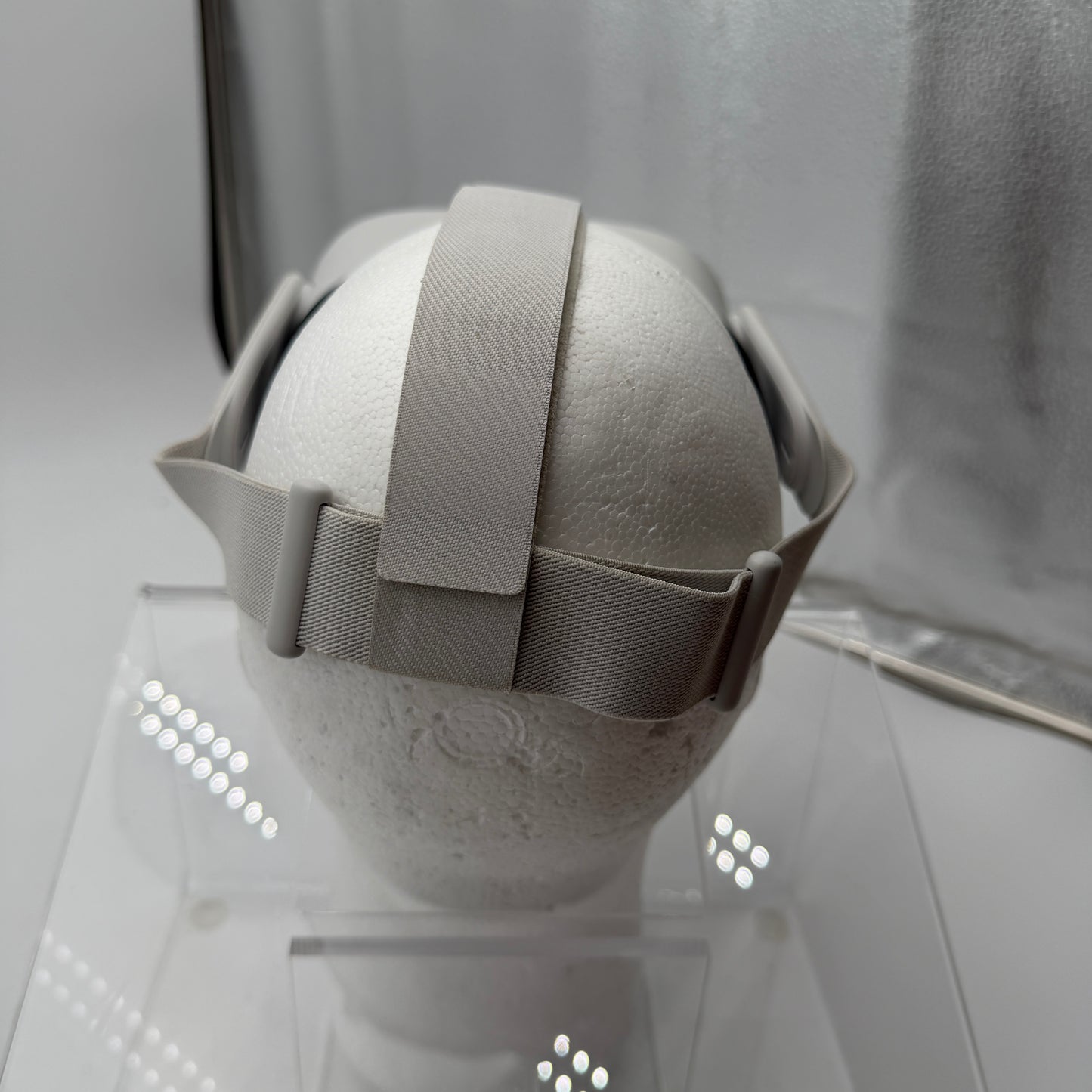 Meta Oculus Quest 2 128GB White VR Headset and Controllers and Box