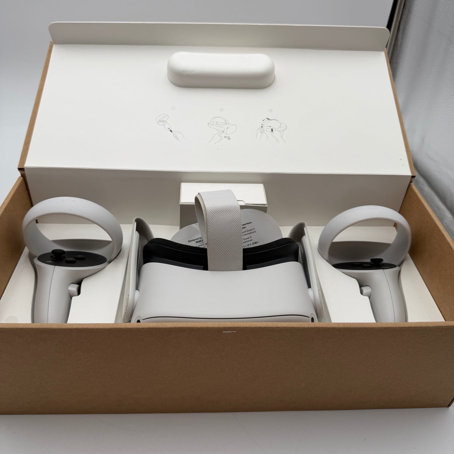 Meta Oculus Quest 2 128GB White VR Headset and Controllers and Box