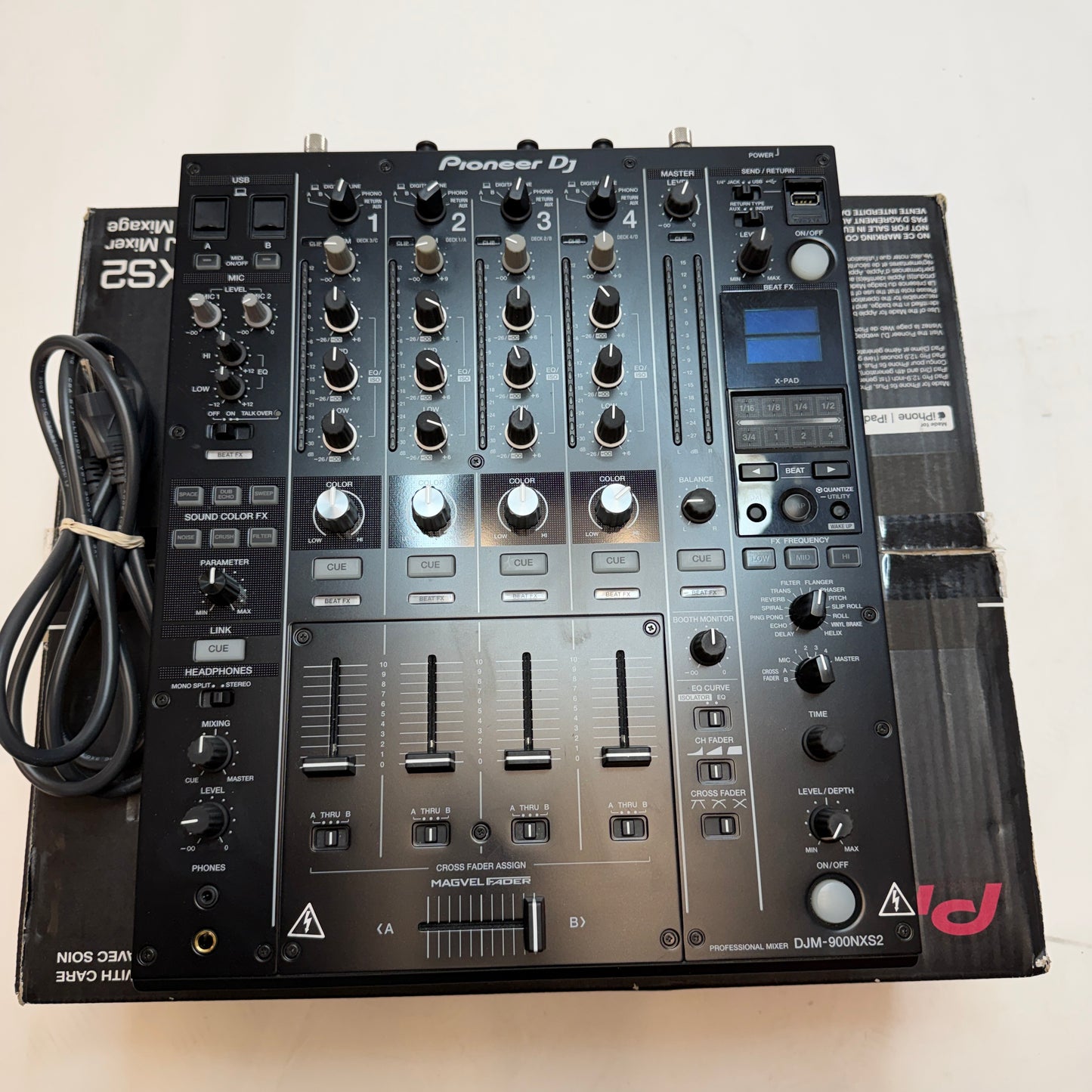 Pioneer DJM-900NXS2 4 Channel Digital Pro DJ Mixer Black Used with Box