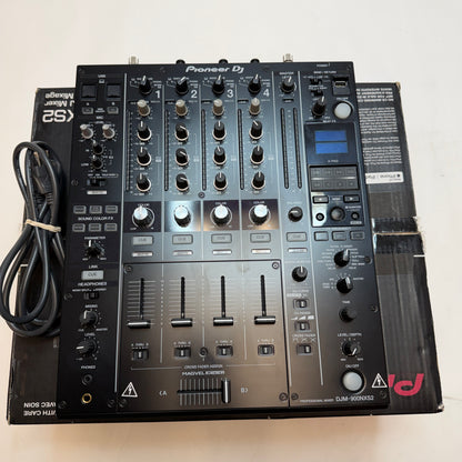 Pioneer DJM-900NXS2 4 Channel Digital Pro DJ Mixer Black Used with Box