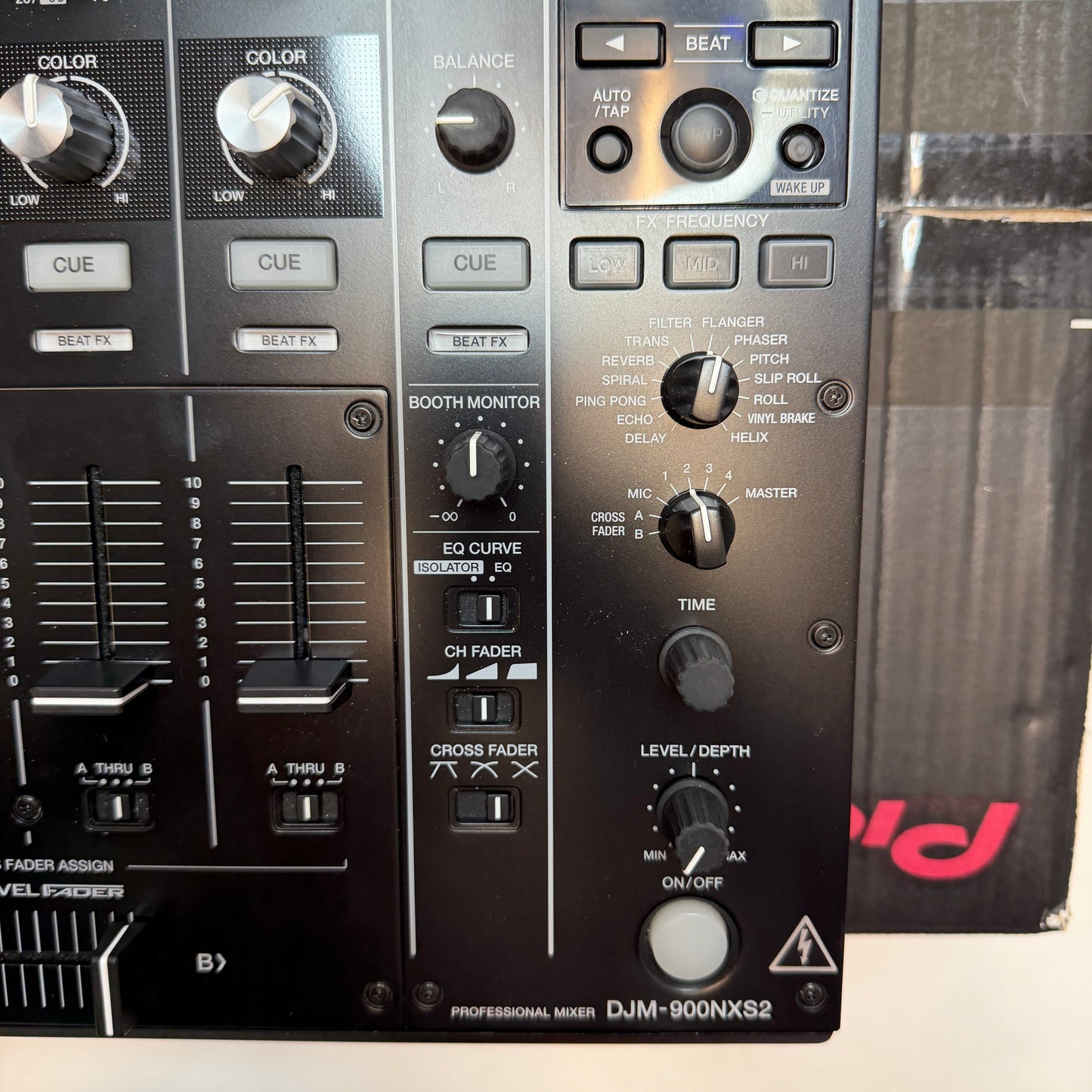 Pioneer DJM-900NXS2 4 Channel Digital Pro DJ Mixer Black Used with Box